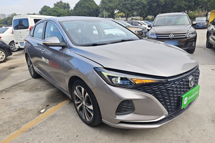 长安 逸动 2020款 PLUS 蓝鲸NE 1.4T GDI DCT旗舰型车身外观3