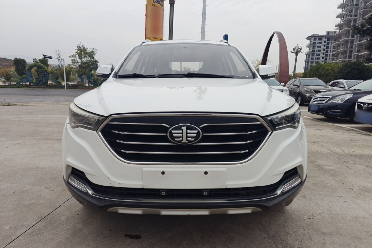 奔腾X40 2017款 1.6L 手动豪华型车身外观6001