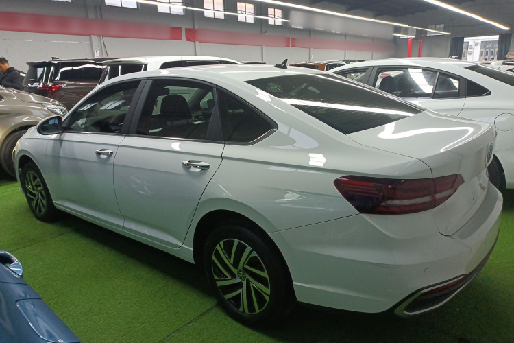 大众 朗逸 2023款 300TSI DSG满逸版车身外观4