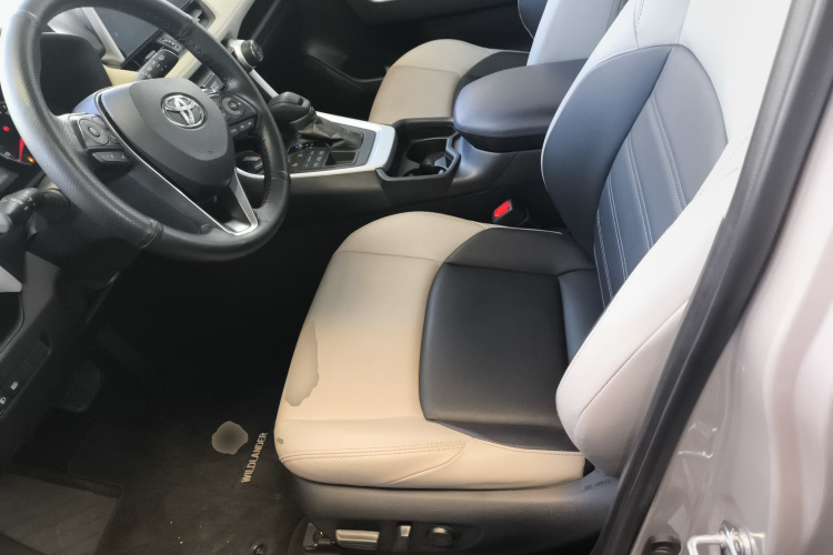 丰田 威兰达 2020款 2.0L CVT四驱豪华版局部细节19