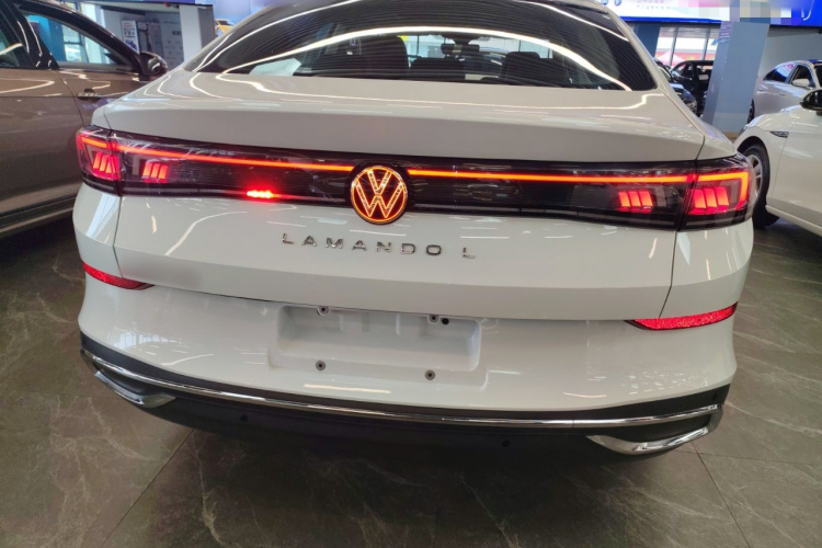 大众 2025款 凌渡L 280TSI DSG酷辣版车身外观6