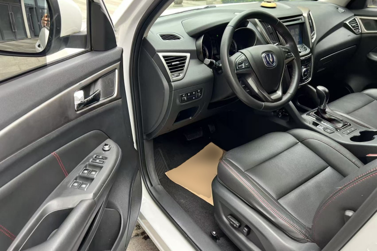 长安CS75 2016款 1.8T 自动尊贵型 国IV中控内饰20