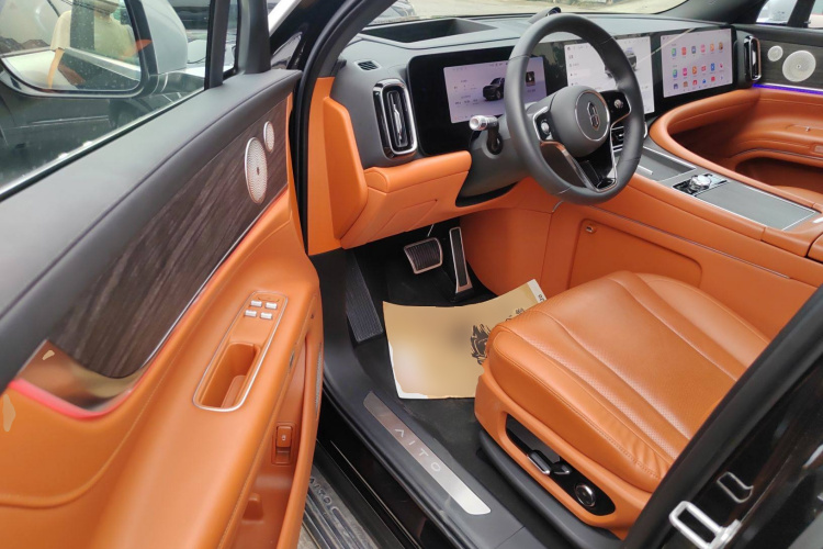 鸿蒙智行 问界M9 2024款 纯电 Ultra版 100kWh 5座版中控内饰20