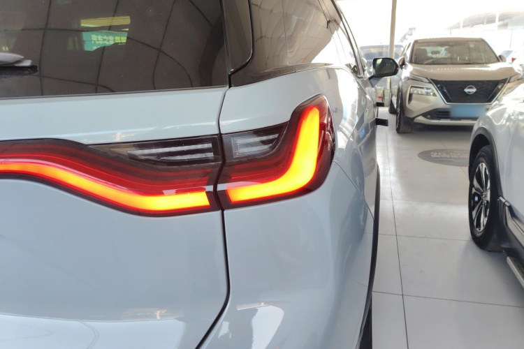 蔚来ES8 2022款 75kWh 七座版车身外观6006