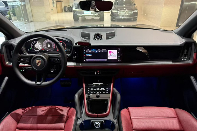 保时捷 2025款 Cayenne 3.0T中控内饰7001
