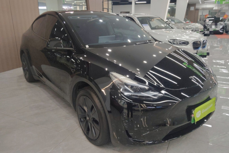 特斯拉 Model Y 2023款 后轮驱动版车身外观3