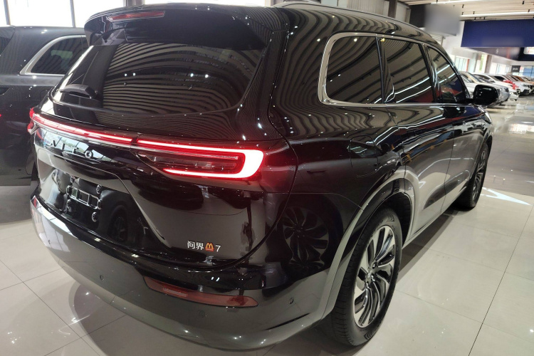 鸿蒙智行 问界M7 2024款 1.5T 后驱Plus版 5座车身外观6006