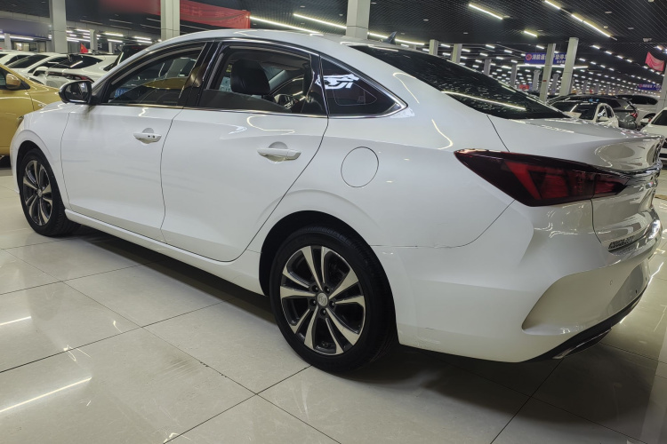 长安 逸动 2020款 PLUS 蓝鲸NE 1.4T GDI DCT旗舰型车身外观6002