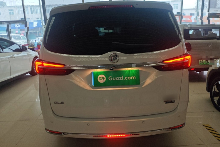 别克GL8 2023款 改款 陆上公务舱 豪华型车身外观6