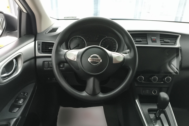 日产 轩逸 2021款 经典 1.6XE CVT舒适版中控内饰13