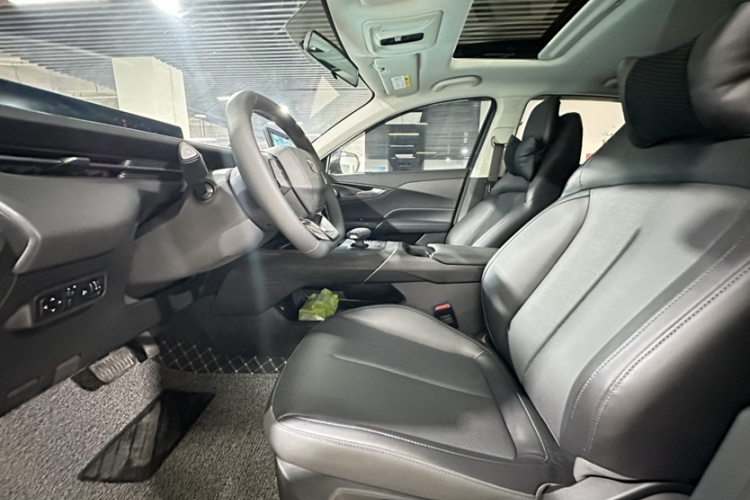 长安 逸动 2025款 蓝鲸 1.5T 500Bar尊贵型车身外观6003