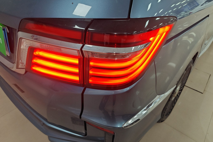 本田 艾力绅 2016款 2.4L 至尊版车身外观9