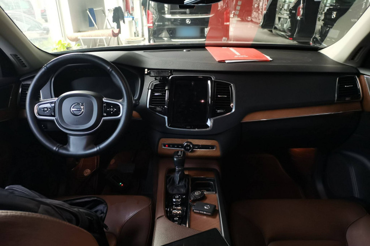 沃尔沃XC90 2020款 改款 T6 智逸豪华版 7座中控内饰12