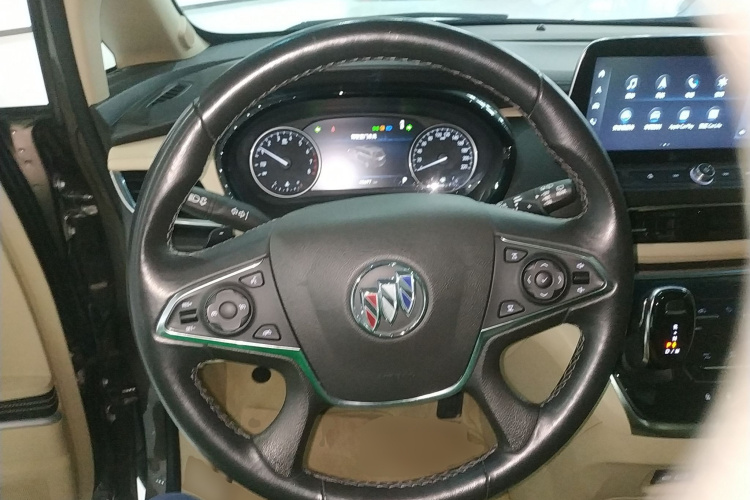 别克GL8 2023款 陆上公务舱 652T 豪华型中控内饰13