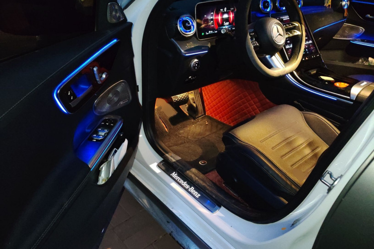 奔驰C级 2023款 改款 C 260 L 运动版中控内饰20