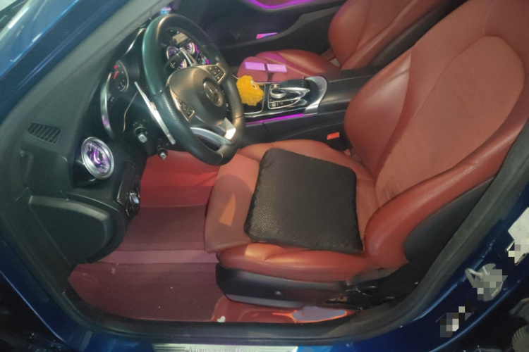 奔驰C级 2018款 C 200 运动版局部细节19