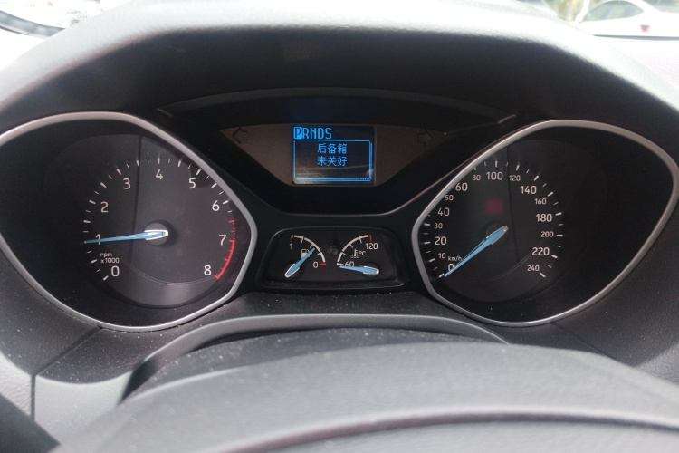 福特 福克斯 2018款 两厢经典 1.6L 自动舒适型智行版局部细节14