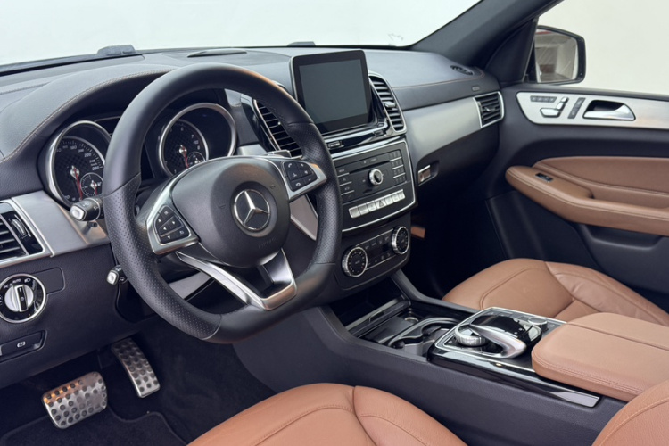 奔驰GLE 2016款 GLE 450 AMG 4MATIC中控内饰7002