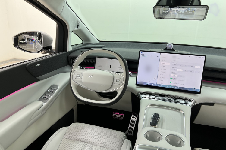 小鹏X9 2024款 640四驱高性能Max中控内饰7003