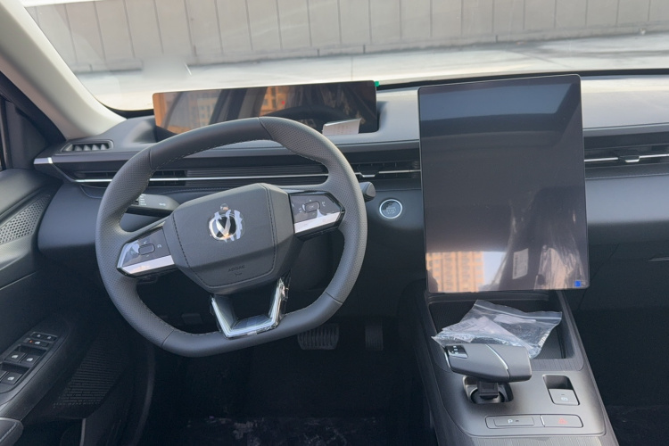 长安 逸动 2025款 蓝鲸 1.5T 500Bar尊贵型中控内饰7001