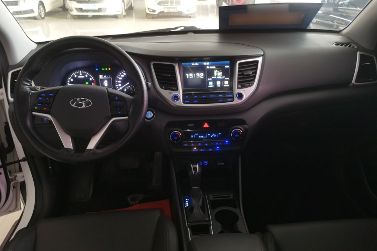 现代 途胜 2015款 1.6T 双离合两驱智能型中控内饰12
