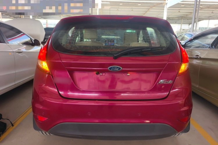 福特 嘉年华 2013款 两厢 1.5L 自动时尚型车身外观6