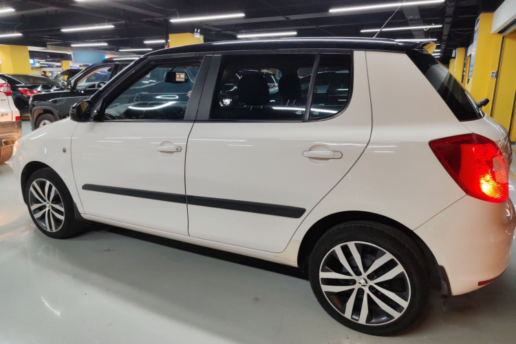 斯柯达 晶锐 2014款 1.6L 自动Sport版车身外观6003