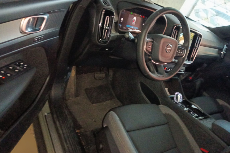 沃尔沃XC40 2024款 B3 智远运动版中控内饰7003