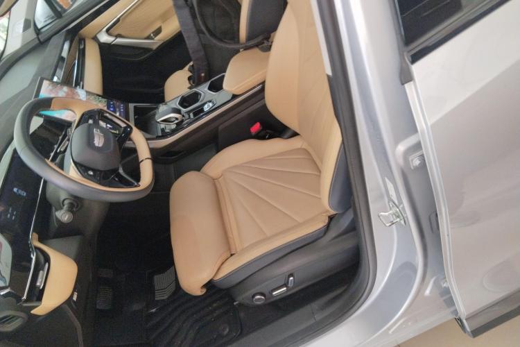 吉利汽车 博越L 2023款 2.0TD DCT旗舰型局部细节19