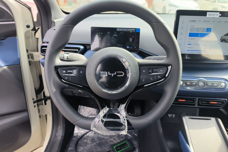 比亚迪 海鸥 2025款 智驾版 305km 活力版中控内饰13