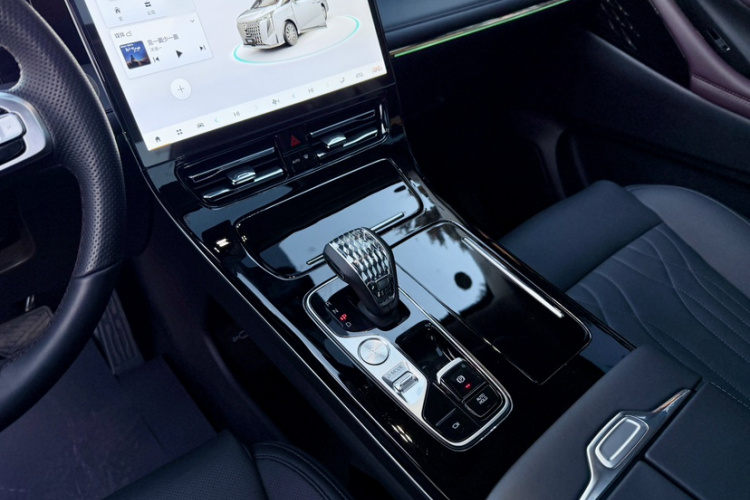 广汽传祺 传祺M8 2024款 大师系列 400T 至尊版局部细节9001