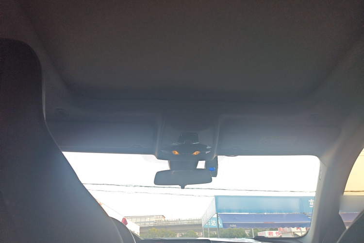 宝马2系(进口) 2021款 225i 四门轿跑车 M运动曜夜套装局部细节22