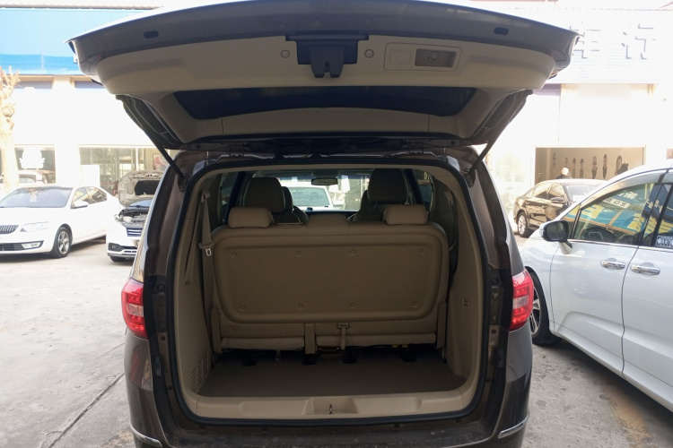 别克GL8 2017款 25S 豪华型 国V机舱底盘23