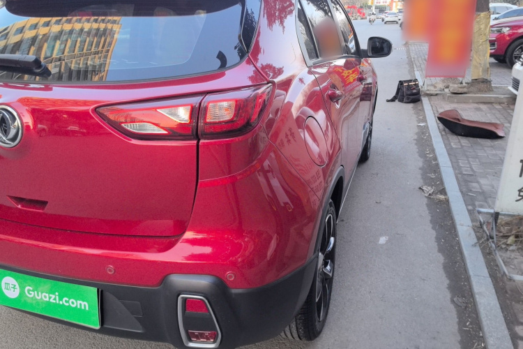 东风风神AX4 2017款 1.6L 手动潮尚型车身外观9