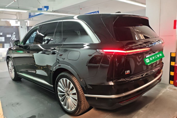 乐道L90 2025款 Ultra 六座版车身外观4