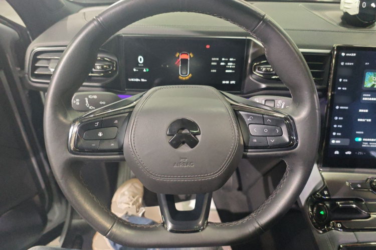 蔚来ES6 2020款 420KM 运动版中控内饰13