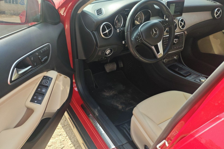 奔驰GLA 2015款 GLA 220 4MATIC 时尚型中控内饰20