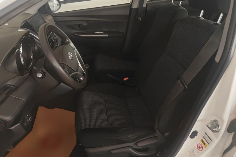 丰田 威驰 2014款 1.5L 手动智尚版中控内饰19