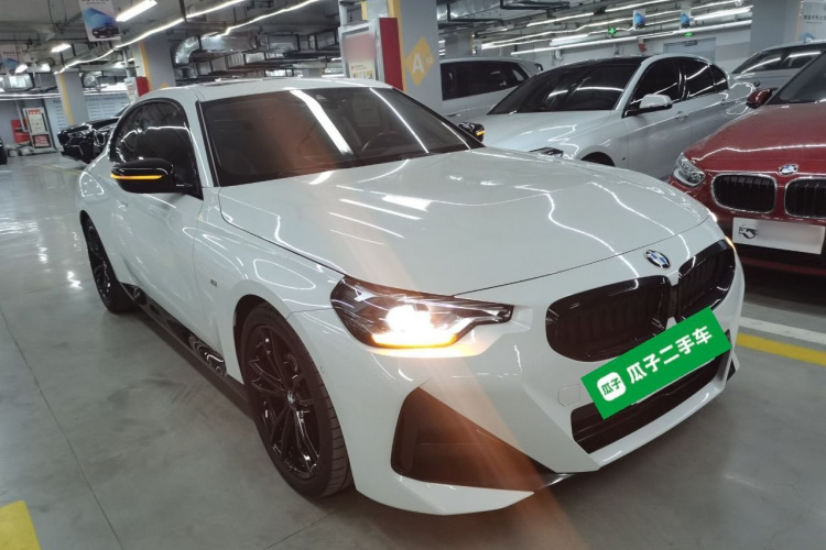 宝马2系(进口) 2023款 225i M运动曜夜套装车身外观3