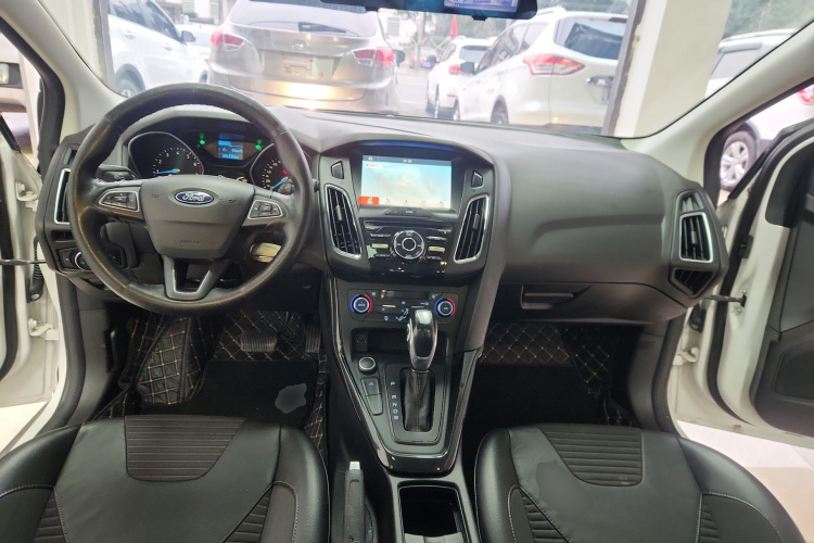 福特 福克斯 2017款 两厢 EcoBoost 125 自动超能风尚型智行版中控内饰12