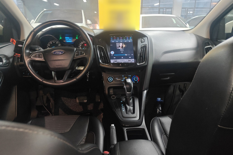 福特 福克斯 2018款 三厢经典 1.6L 自动风尚型智行版中控内饰12