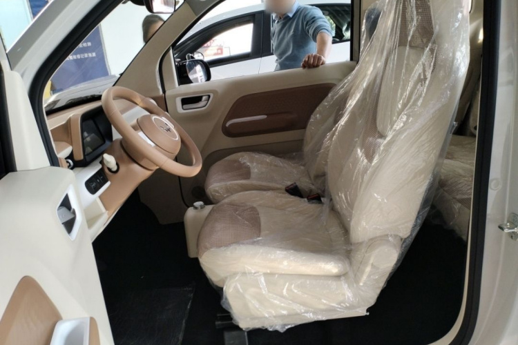 五菱汽车 宏光MINIEV 2024款 第三代 215km 青春版中控内饰7004