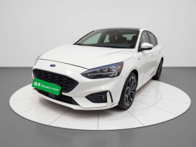 福特 福克斯 2021款 三厢 EcoBoost 180 自动ST Line