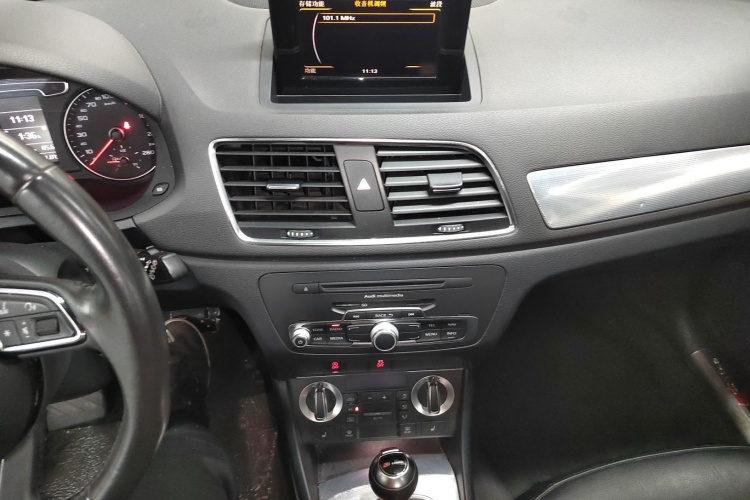 奥迪Q3 2013款 35 TFSI 舒适型局部细节16