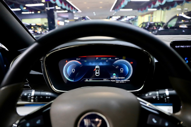 比亚迪 汉 2023款 EV 冠军版 506KM前驱尊贵型中控内饰7005