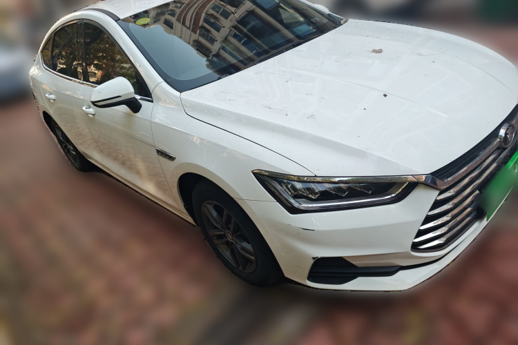 比亚迪 秦Pro 2020款 超越版 1.5TI 自动尊贵型车身外观6002