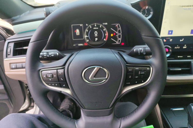 雷克萨斯ES 2025款 200 臻享版中控内饰13