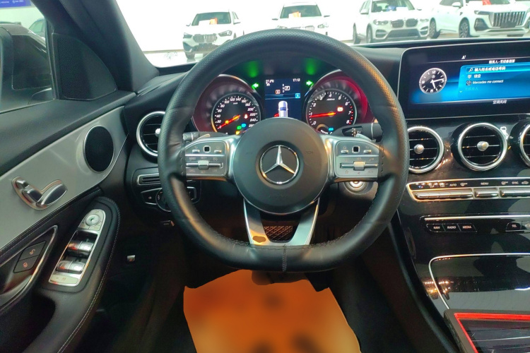 奔驰C级 2019款 C 260 运动版中控内饰13
