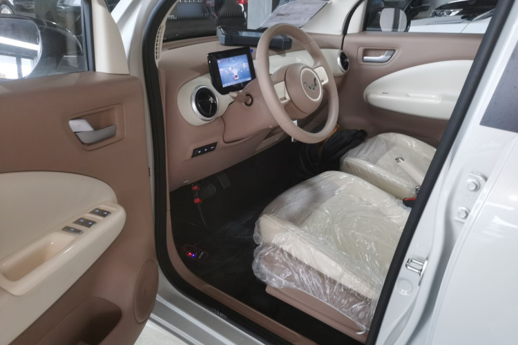 五菱汽车 宏光MINIEV 2025款 四门版 进阶款中控内饰20