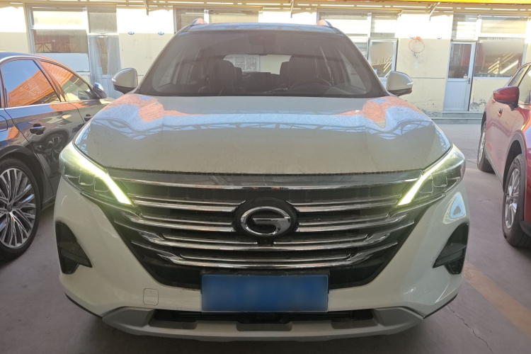 广汽传祺 传祺GS5 2019款 270T 自动尊享版车身外观2